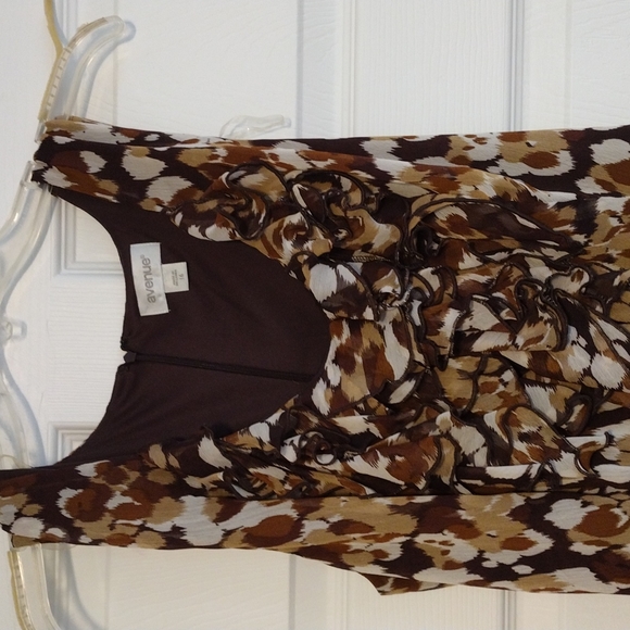 Brown and tan dress - Picture 2 of 5